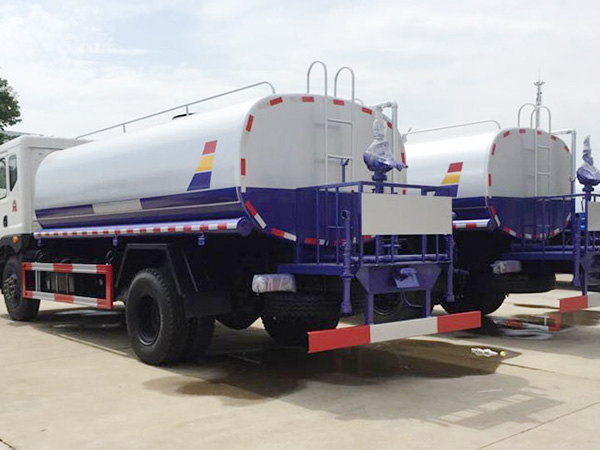 東風153綠化灑水車