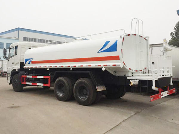 東風天龍后雙橋灑水車