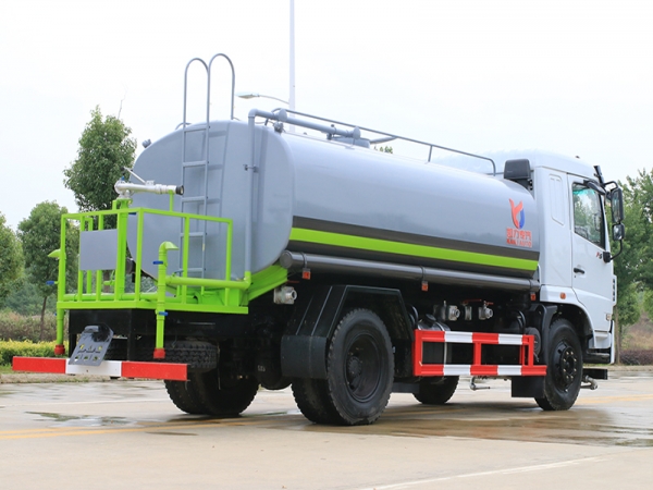 國六華神灑水車