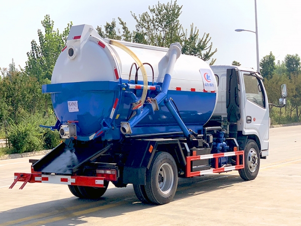 國(guó)六小多利卡 5方 吸污車