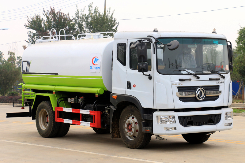 國(guó)六東風(fēng)D9 12噸/14噸灑水車