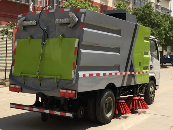 國六小多利卡5噸（1.5水4塵）掃路車