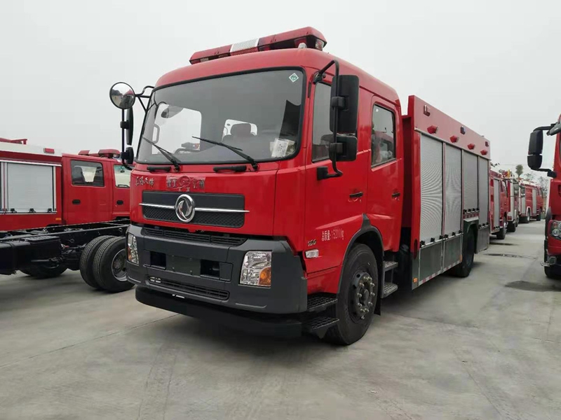 國六東風5.5噸泡沫消防車