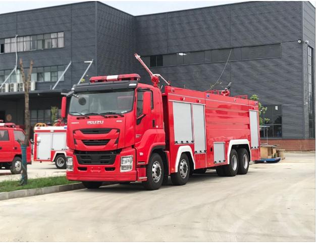 五十鈴前四后八干粉泡沫聯(lián)用消防車
