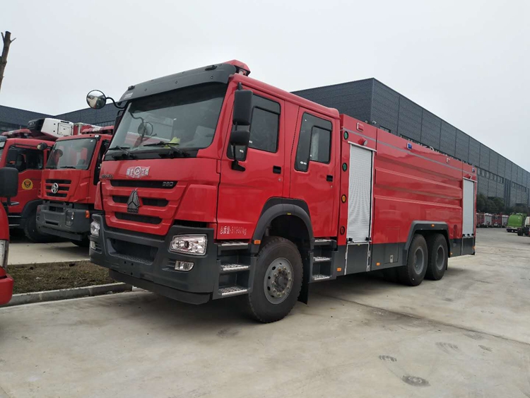 國六重汽豪沃16噸水罐消防車